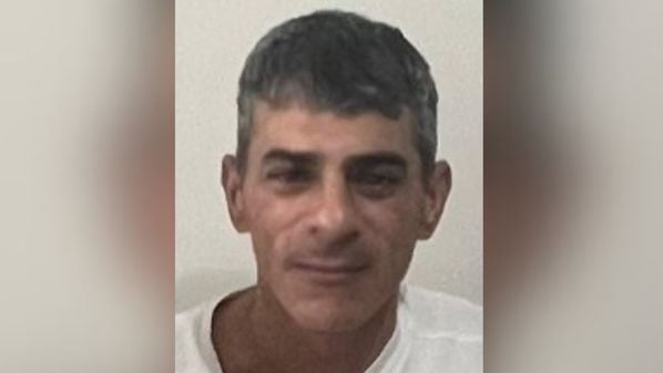 Cleber Sales Lopes, de 44 anos, saiu para trabalhar da casa da mãe em Jardim Camburi, Vitória, na última segunda-feira (18) e, desde então, a família não tem mais notícias