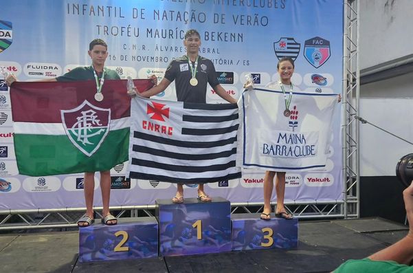 Luca no pódio representando o Clube Alvares Cabral