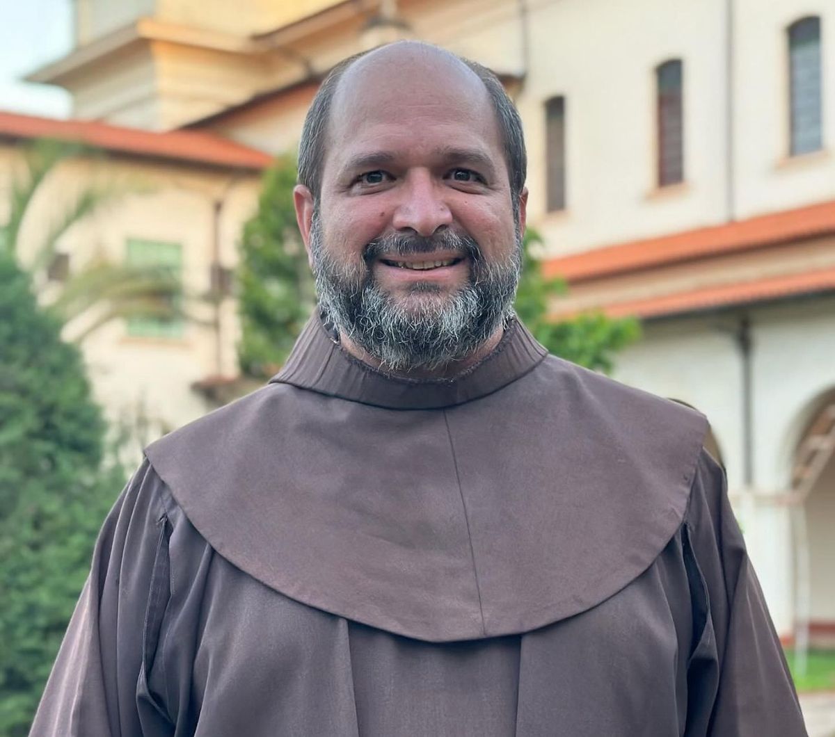 O frei Paulo Roberto Pereira, reeleito superior provincial dos franciscanos