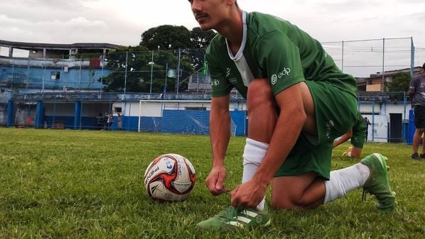 Defendendo as cores do time de Muquiçaba na Taça EDP das Comunidades, Hiago Ribeiro é exemplo para companheiros de equipe e fruto de orgulho para familiares