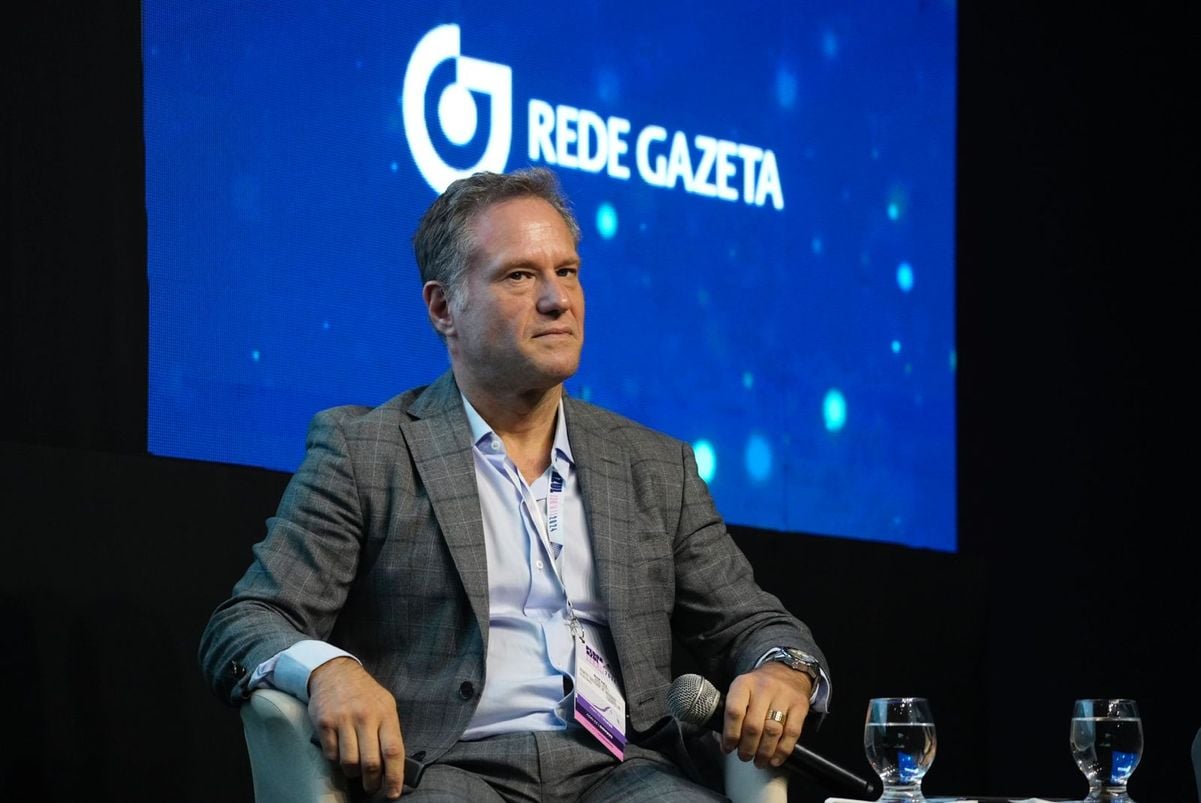 Pedra Azul Summit 2024 - cientista político Rafael Favetti por Carlos Alberto Silva