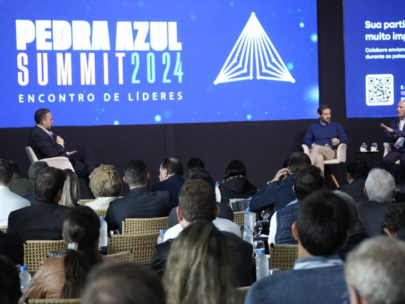 Pedra Azul Summit 2024 por Carlos Alberto Silva