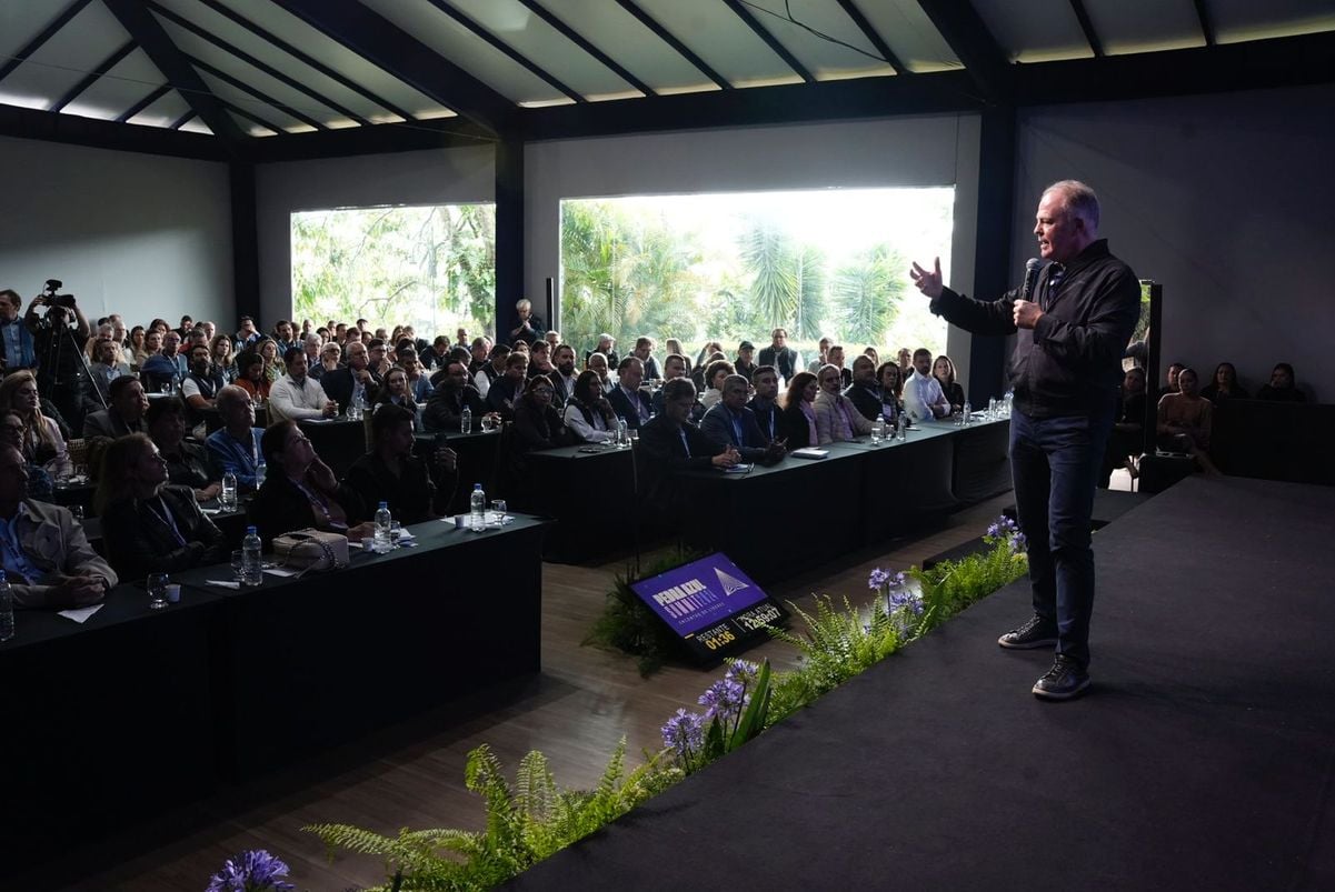 Governador Casagrande no Pedra Azul Summit 2024 por Carlos Alberto Silva