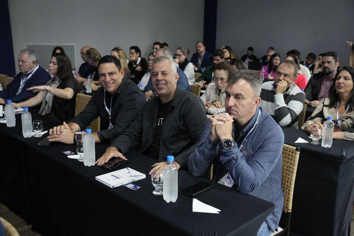 Pedra Azul Summit 2024 por Carlos Alberto Silva