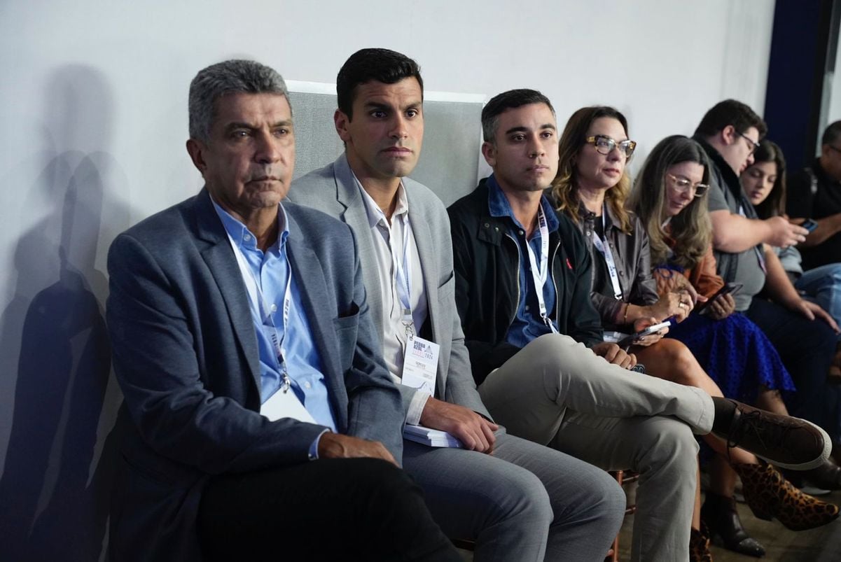 Pedra Azul Summit 2024 por Carlos Alberto Silva