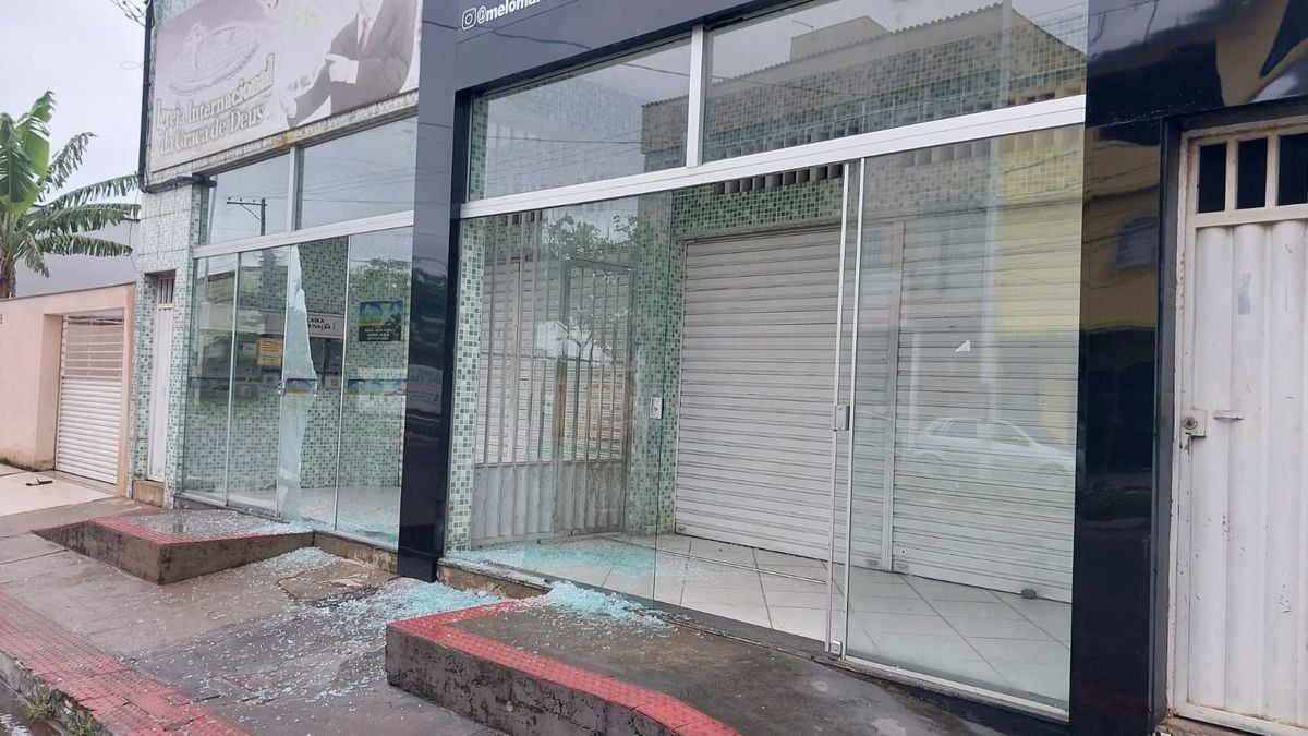 Triplo homicídio em Nova Almeida: igreja e loja também foram atingidas pelos disparos