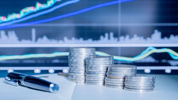 A alta da Bolsa nas últimas semanas, impulsionada por perspectivas de cortes de juros globais e balanços corporativos sólidos, comprimiu o prêmio de risco das ações