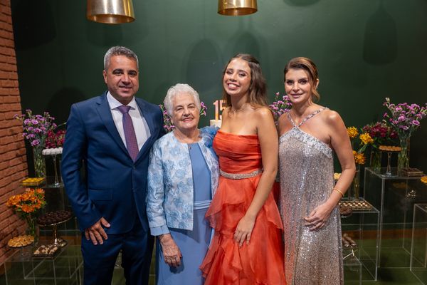 Aniversário de 15 anos de Marina Pitanga