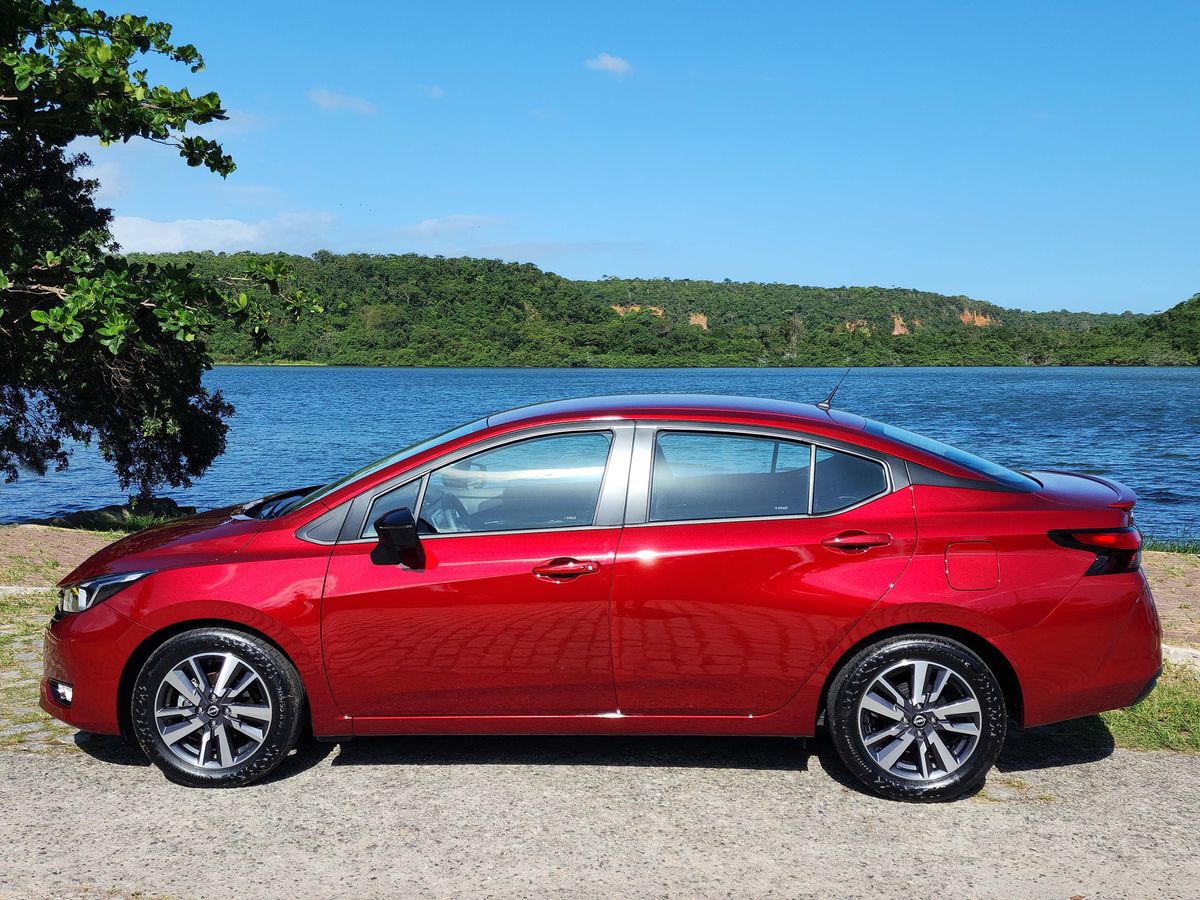 Nissan Versa SR