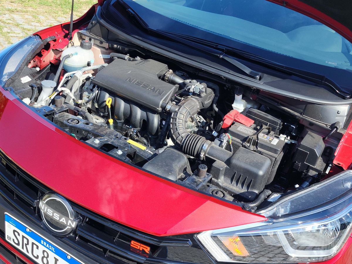 Nissan Versa SR