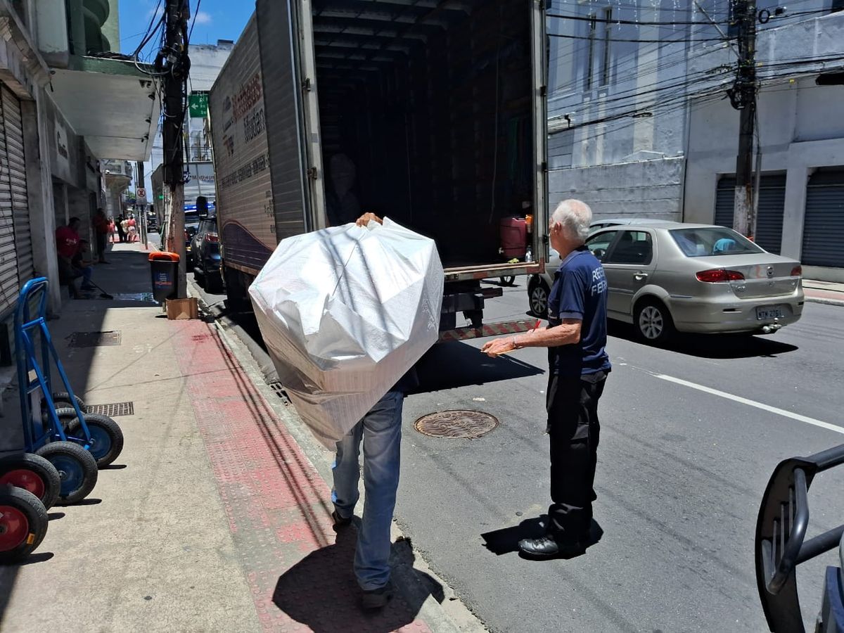 Operação da Receita mira mercadorias ilegais em duas lojas do Centro de Vitória por Ricardo Medeiros