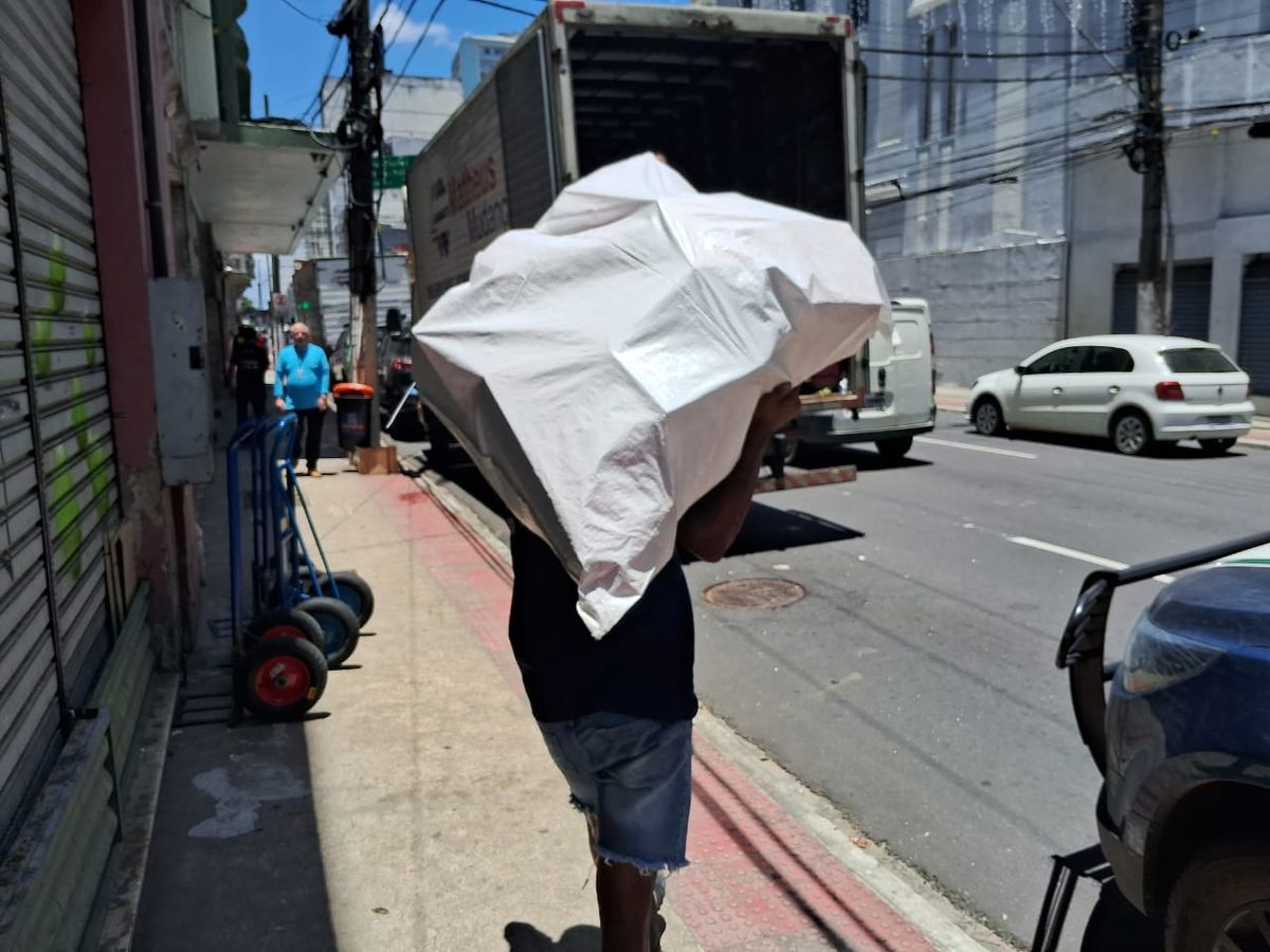 Operação da Receita mira mercadorias ilegais em duas lojas do Centro de Vitória por Ricardo Medeiros