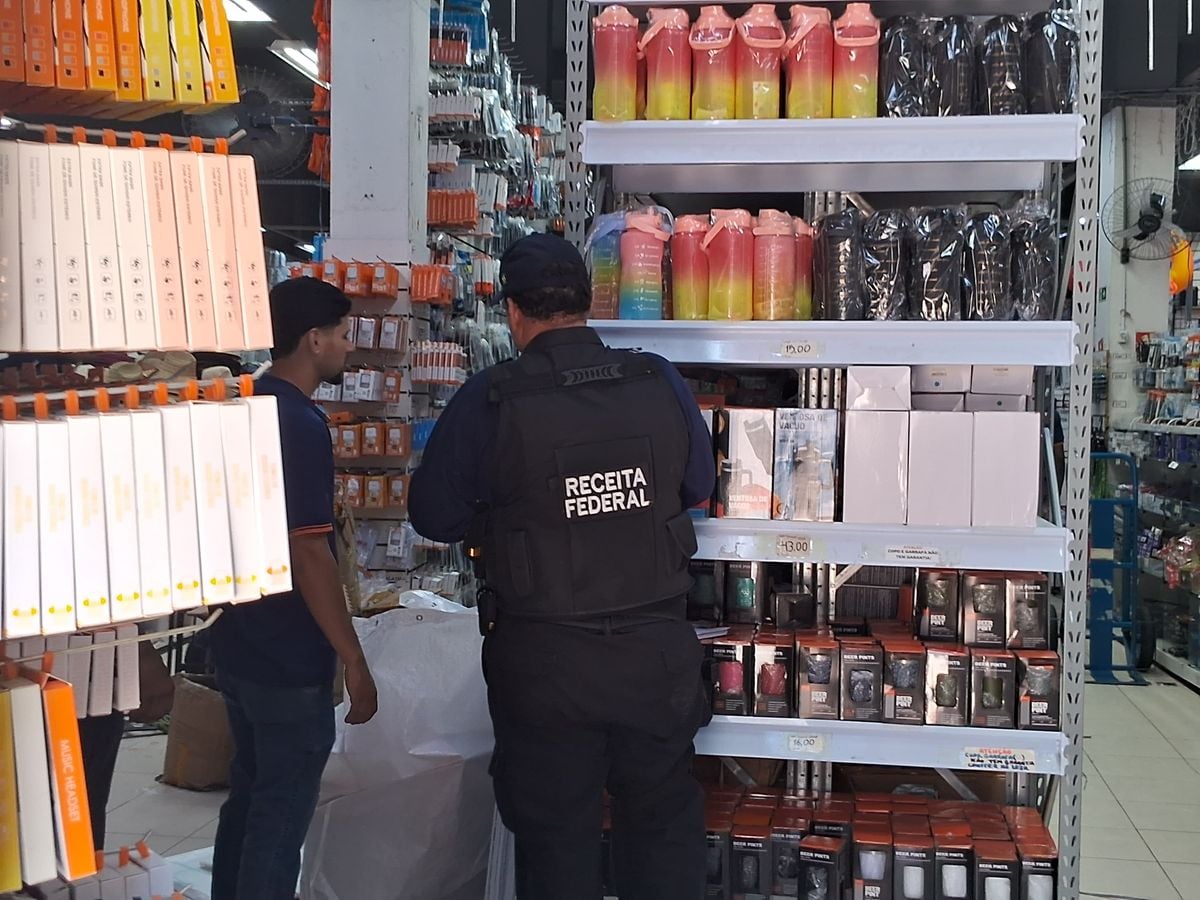Operação da Receita mira mercadorias ilegais em duas lojas do Centro de Vitória por Ricardo Medeiros