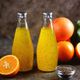 Suco de laranja com chia (Imagem: Chudo2307 | Shutterstock)