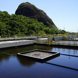 Governo do Estado assina contrato de R$ 7 bilhões com duas empresas, que vão fazer investimentos em tratamento e coleta de esgoto de 43 municípios