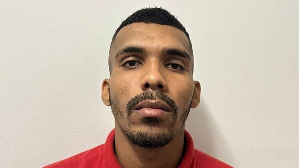 Wender Silva Oliveira, conhecido como Jamaica, de 24 anos, foi preso durante uma operação; contra ele havia mandado de prisão por associação ao tráfico de drogas e furto