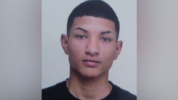 Orlando Almeida de Amorim Junior, de 18 anos, foi morto por três suspeitos, que estavam de bicicleta, segundo relatos de testemunhas à PM