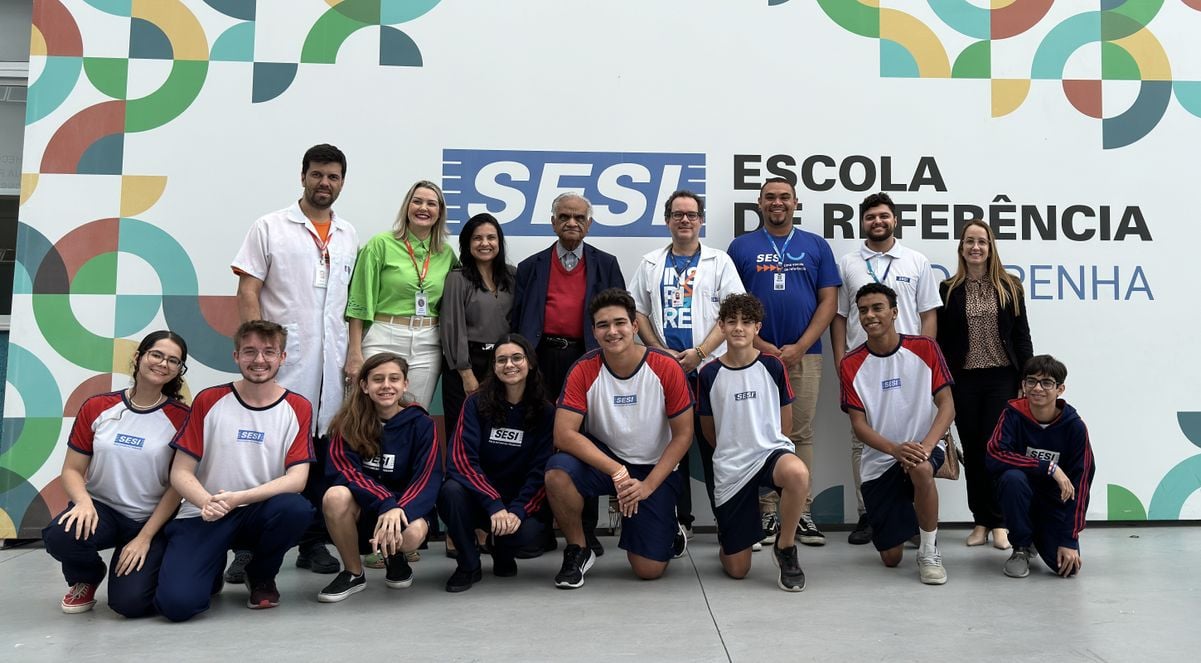 Outros alunos destaque do Sesi ES também puderam se reunir com o consultor de negócios Ram Charan 