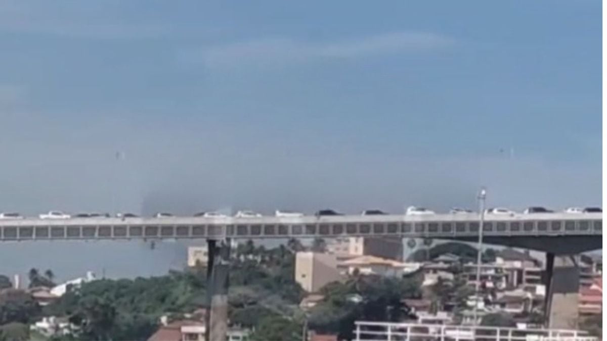 Um longo engarrafamento se formou na Terceira Ponte após um acidente e duas panes em caminhões ocorrem no mesmo sentido durante a sexta-feira (29).