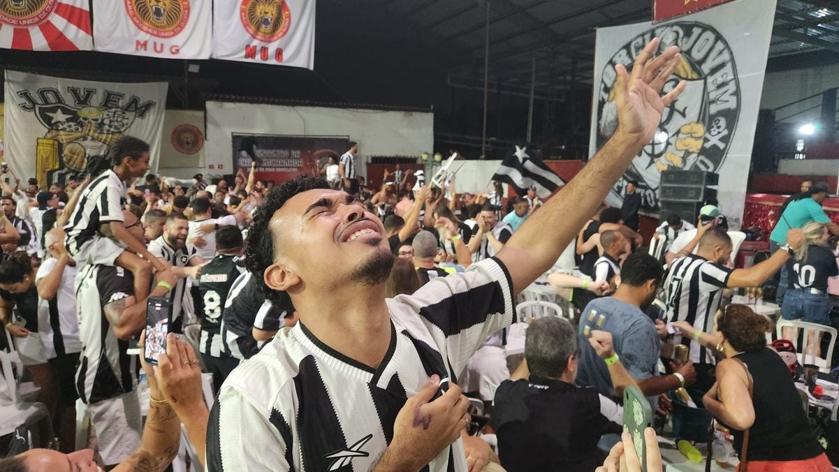 Torcedores do ES comemoram título do Botafogo na Libertadores por Ricardo Medeiros