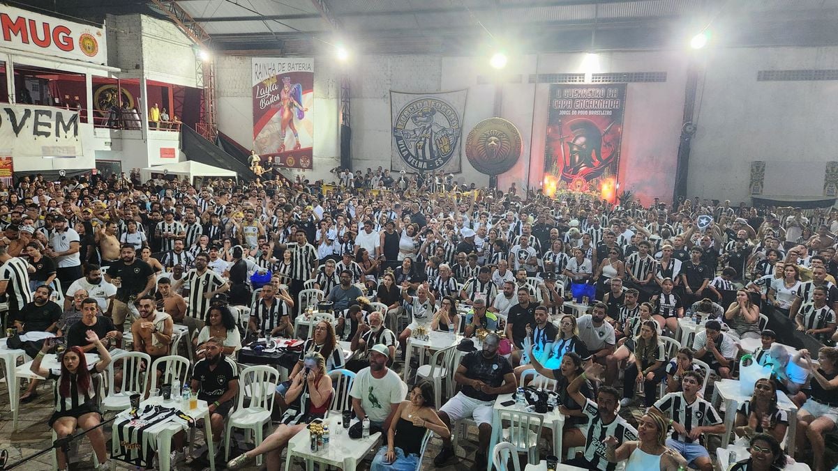 Torcedores do ES comemoram título do Botafogo na Libertadores por Ricardo Medeiros