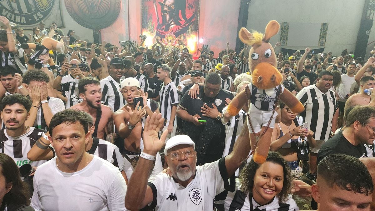 Torcedores do ES comemoram título do Botafogo na Libertadores por Ricardo Medeiros