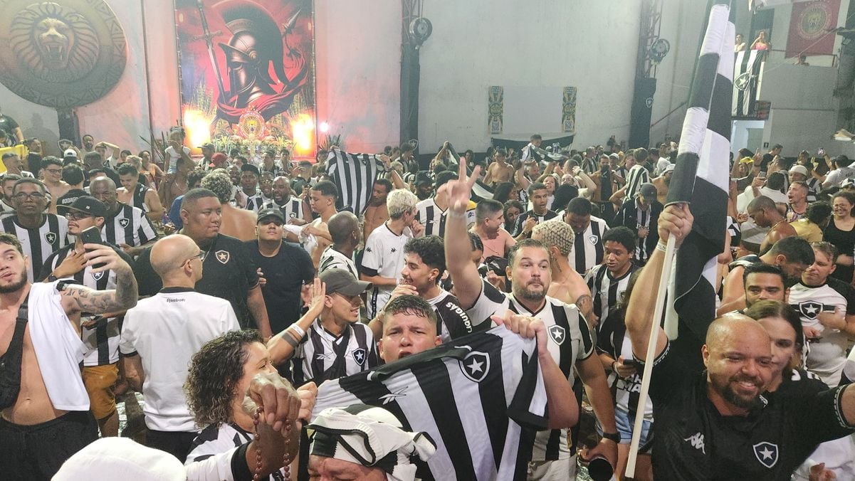 Torcedores do ES comemoram título do Botafogo na Libertadores por Ricardo Medeiros