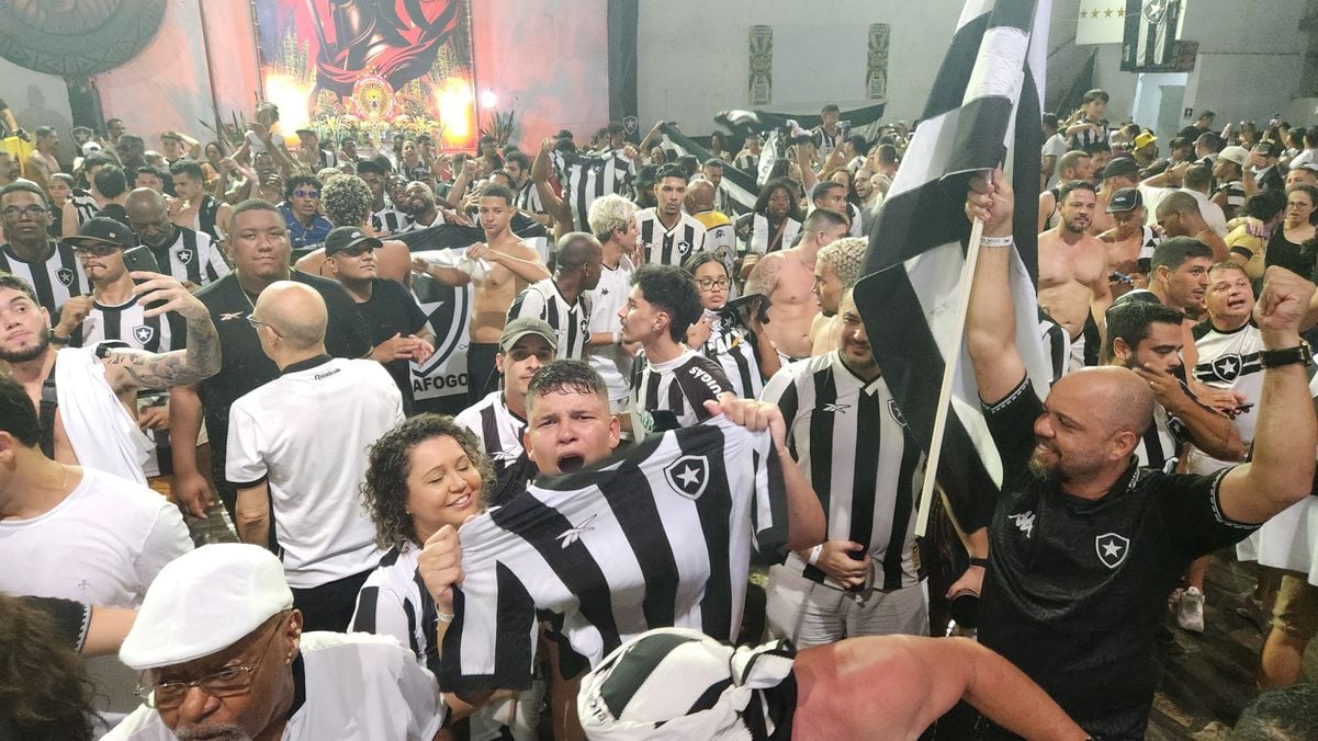 Torcedores do ES comemoram título do Botafogo na Libertadores por Ricardo Medeiros