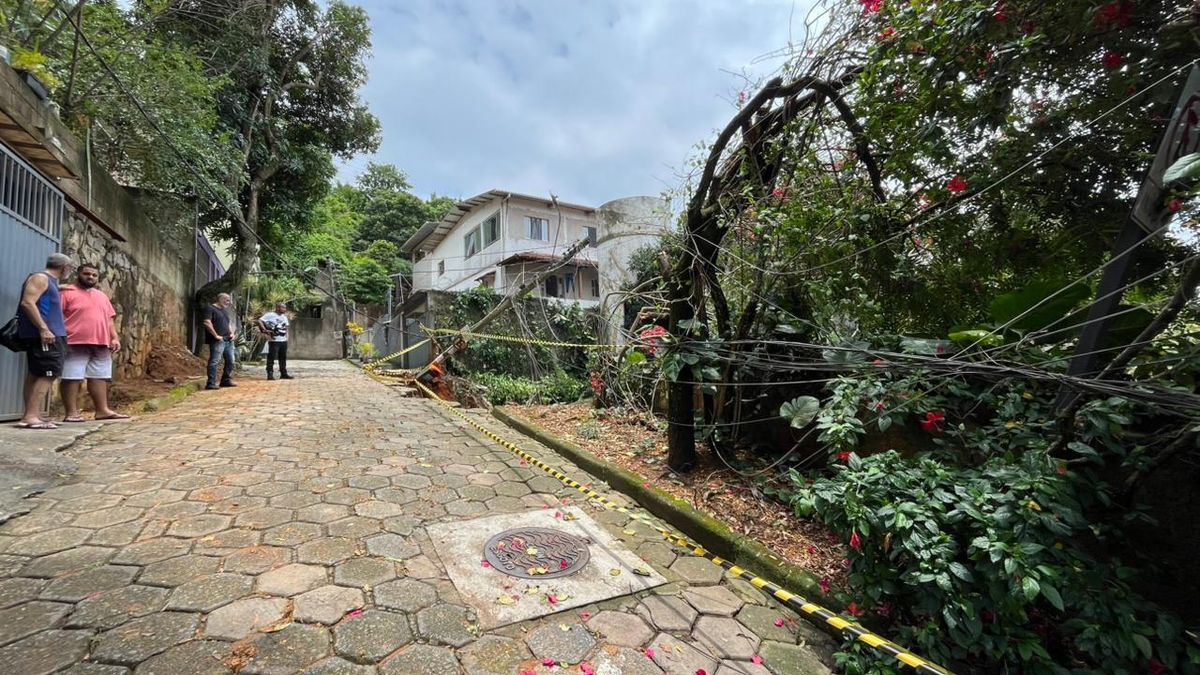 Deslizamento no bairro Joana Darc, em Vitória por Vinicius Colini