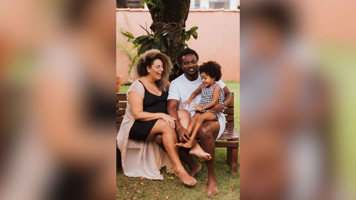 Abraão Nicodemos, professor angolano com parte da família