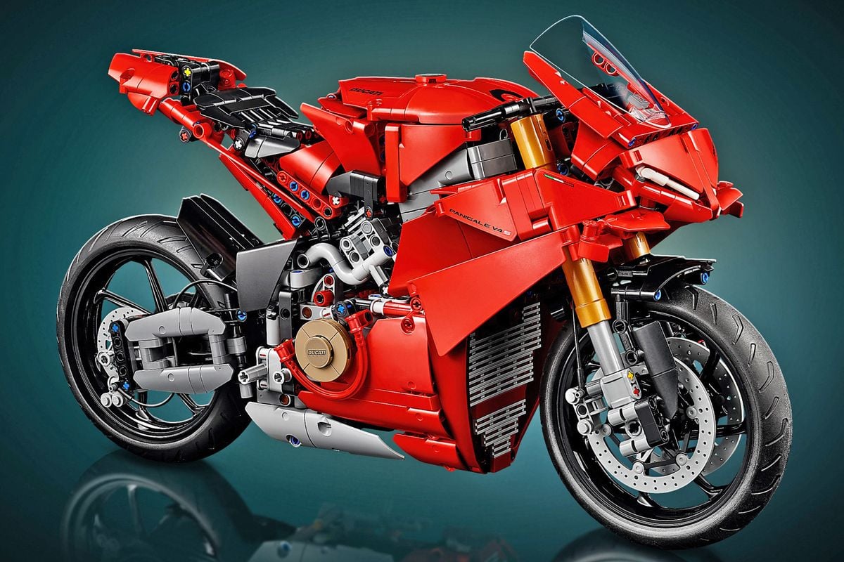 Lego Technic Ducati Panigale V4 S