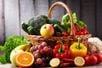 Frutas, verduras e legumes frescos são aliados essenciais para uma dieta balanceada (Imagem: monticello | Shutterstock)