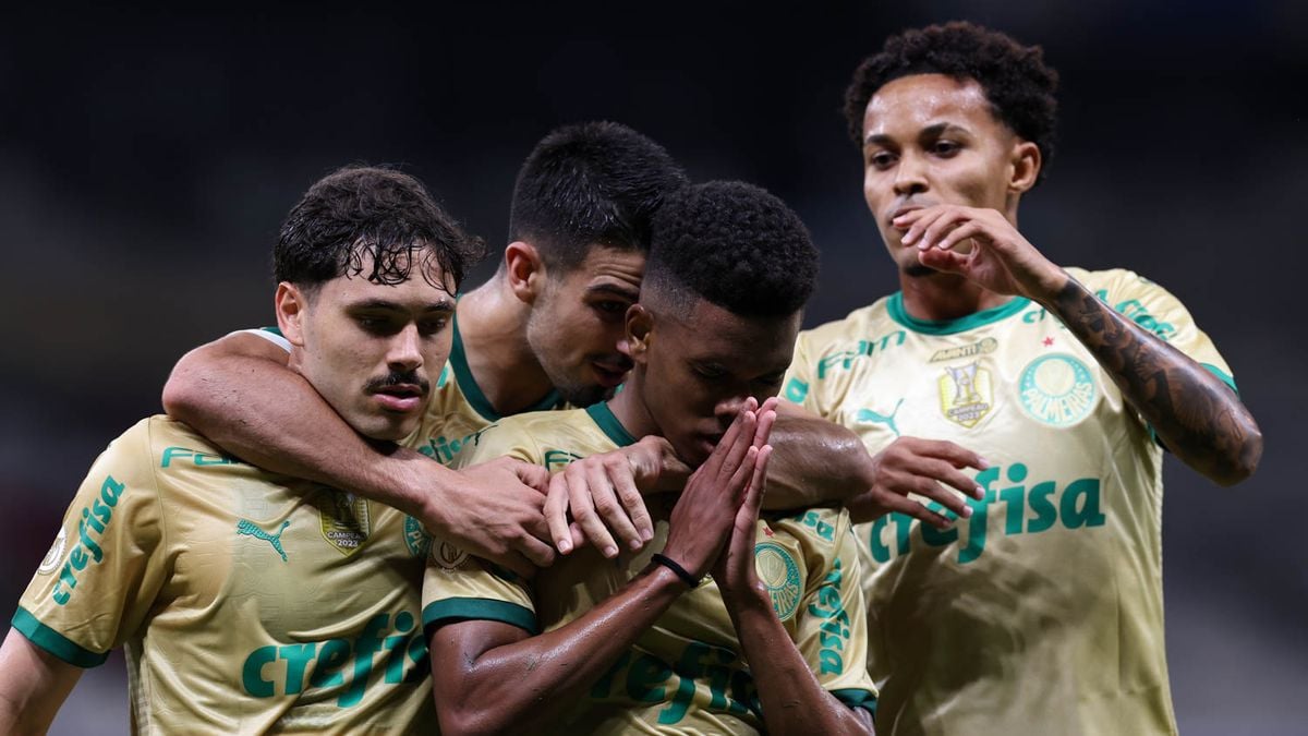 Estêvão marcou um lindo gol de falta para garantir a vitória do Palmeiras sobre o Cruzeiro