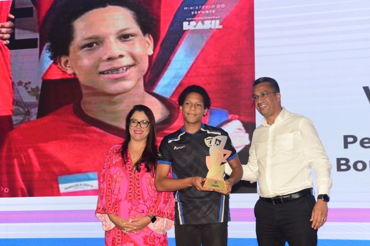 Premiação dos Melhores de 2024 do esporte capixaba, no salão de eventos do Clube Alvares Cabral, Vitória. por Carlos Alberto Silva