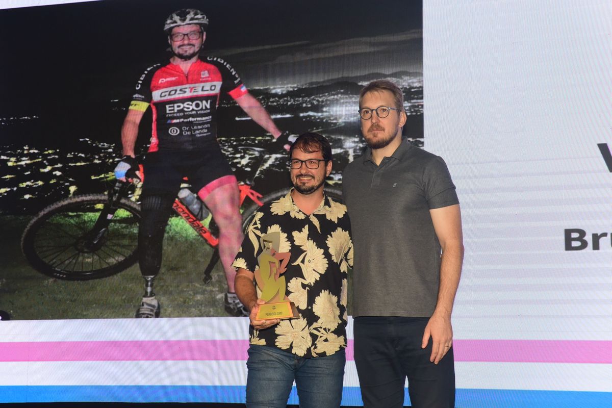 Premiação dos Melhores de 2024 do esporte capixaba, no salão de eventos do Clube Alvares Cabral, Vitória. por Carlos Alberto Silva