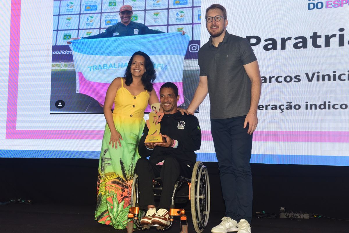 Premiação dos Melhores de 2024 do esporte capixaba, no salão de eventos do Clube Alvares Cabral, Vitória. por Carlos Alberto Silva