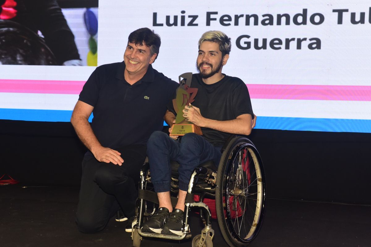 Premiação dos Melhores de 2024 do esporte capixaba, no salão de eventos do Clube Alvares Cabral, Vitória. por Carlos Alberto Silva