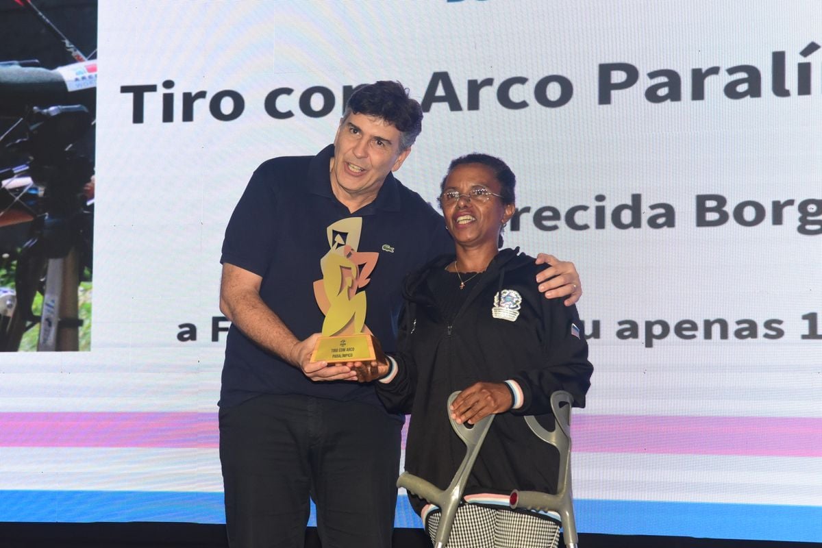 Premiação dos Melhores de 2024 do esporte capixaba, no salão de eventos do Clube Alvares Cabral, Vitória. por Carlos Alberto Silva