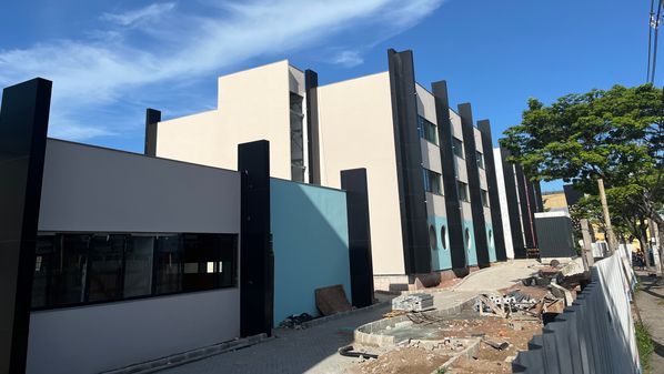 Em dezembro de 2024, governo do Estado chegou a confirmar que as obras estavam no estágio final e que os alunos teriam aula em 2025, o que ainda não aconteceu