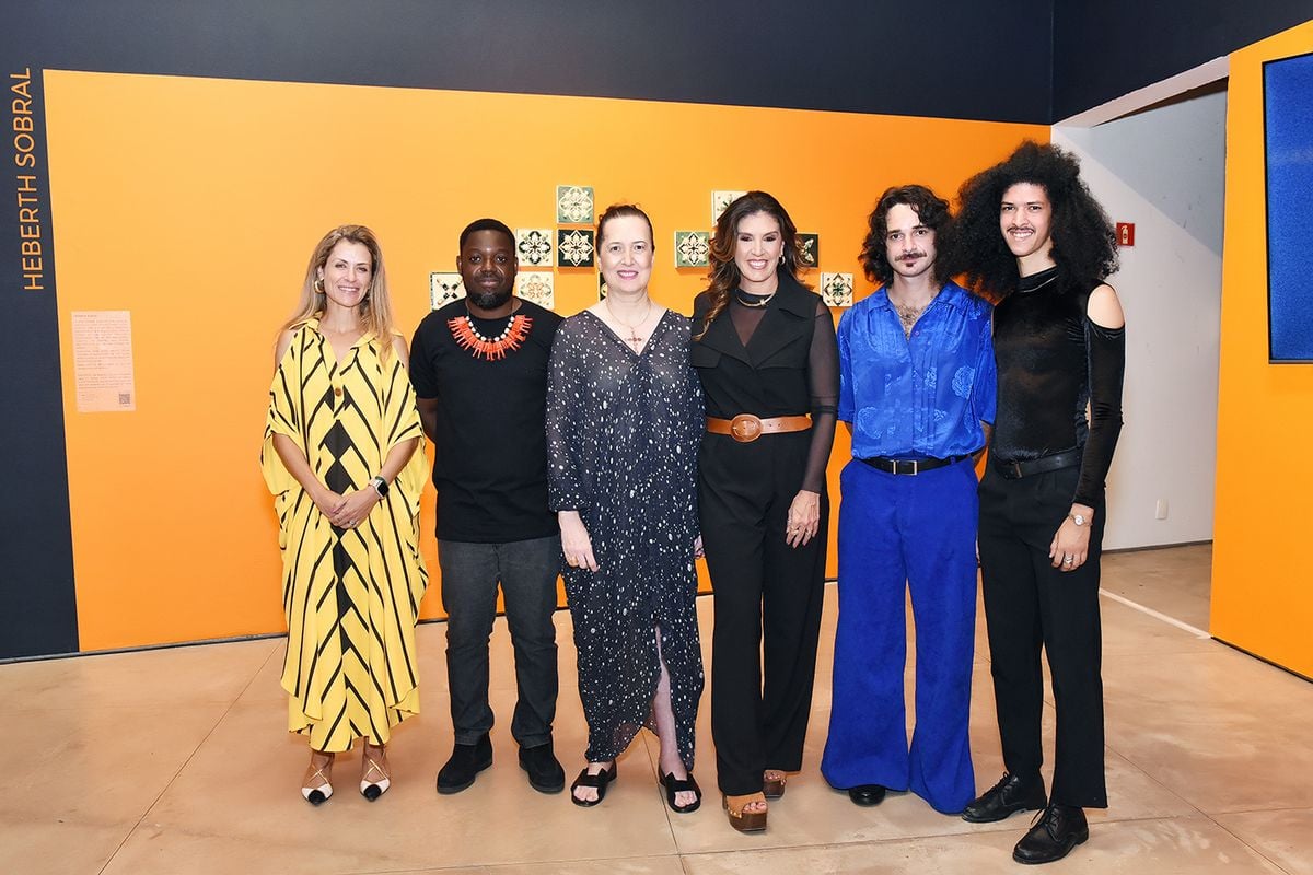 Flávia Dalla, o artista Heberth Sobral, Sandra Matias, Lara Brotas e os artistas Elvys Chaves e Carlo Schiavini.