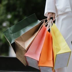 Segmentos de hipermercados e supermercados e vestuário e calçados representam, juntos, 75% do faturamento desta época do ano