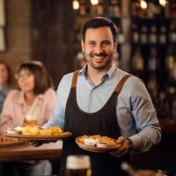 Há oportunidades para cursos de serviços de garçom e garçonete, unha de gel e mecânica de máquina de costura; veja como se candidatar