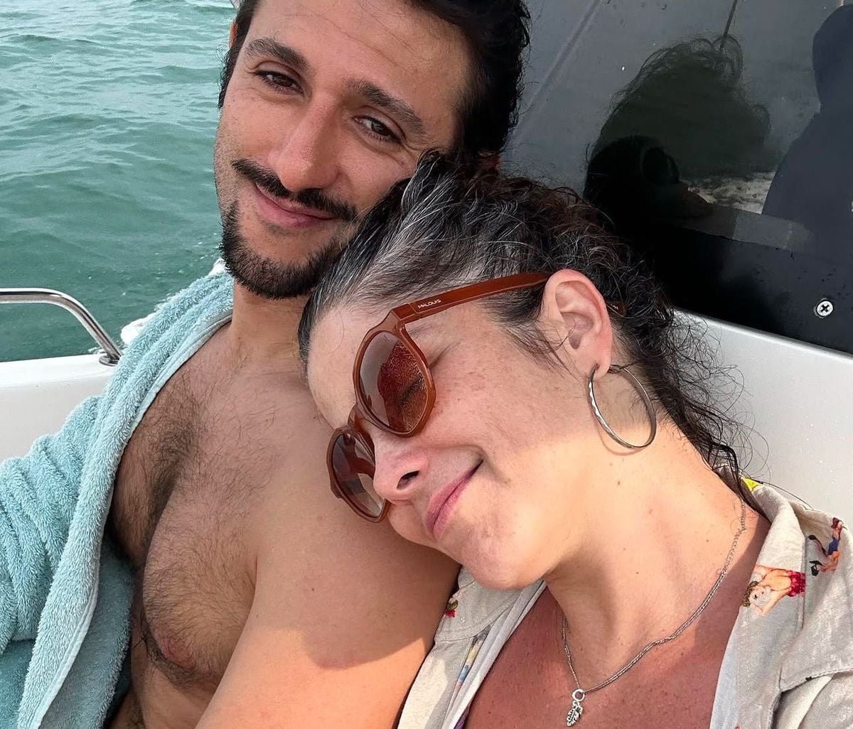 O humorista Elidio Sanna e a atriz Samara Felippo