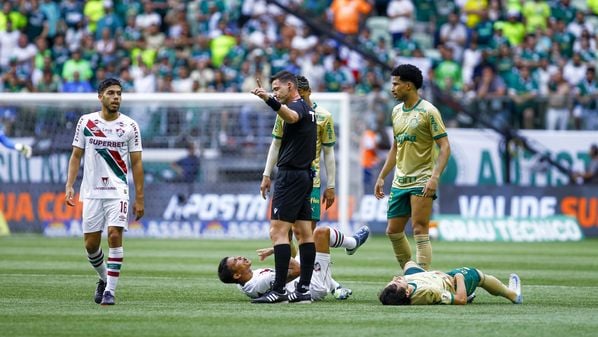 Anderson Daronco (RS) controlou o jogo entre Botafogo e São Paulo com tranquilidade, e tranquila, e Ramon Abatti (SC) foi preciso no duelo entre Palmeiras e Fluminense