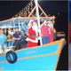 Imagem - De barco, Papai Noel chega a Vitória e faz a festa de famílias na Praça do Papa