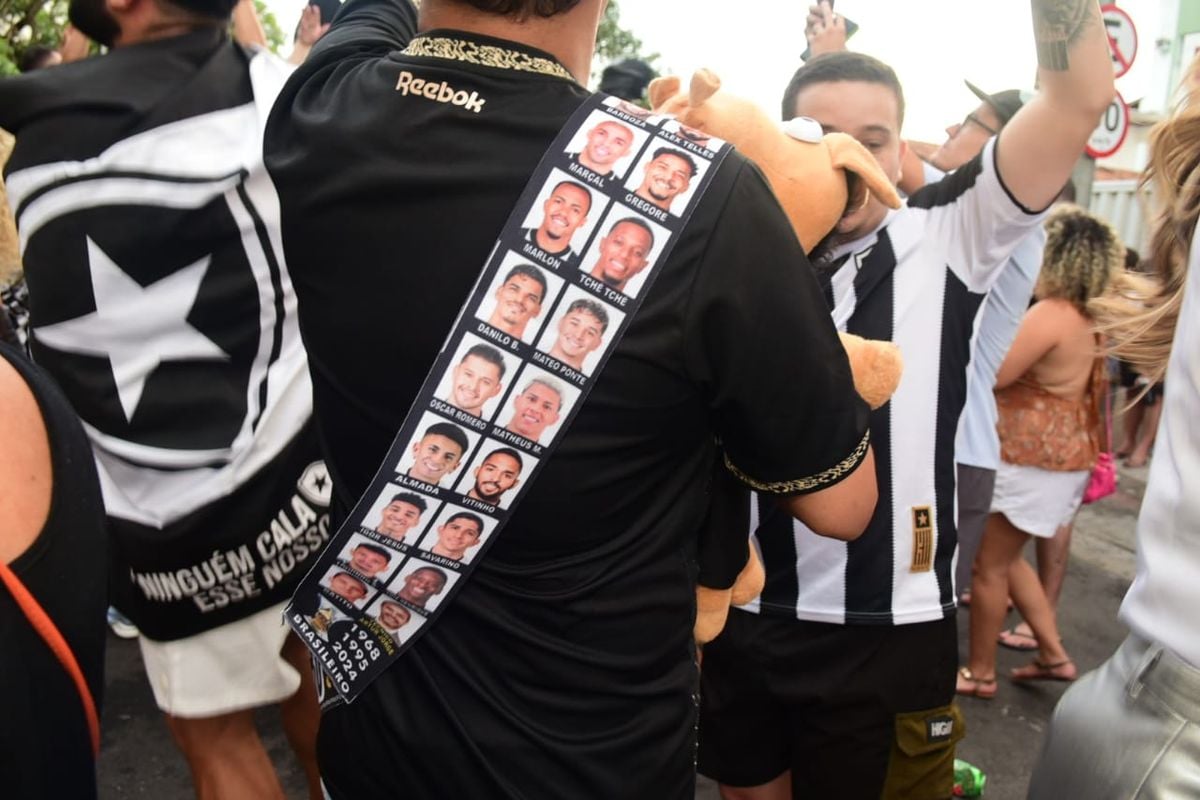 Torcedores capixabas comemoram o título do Botafogo por Carlos Alberto Silva