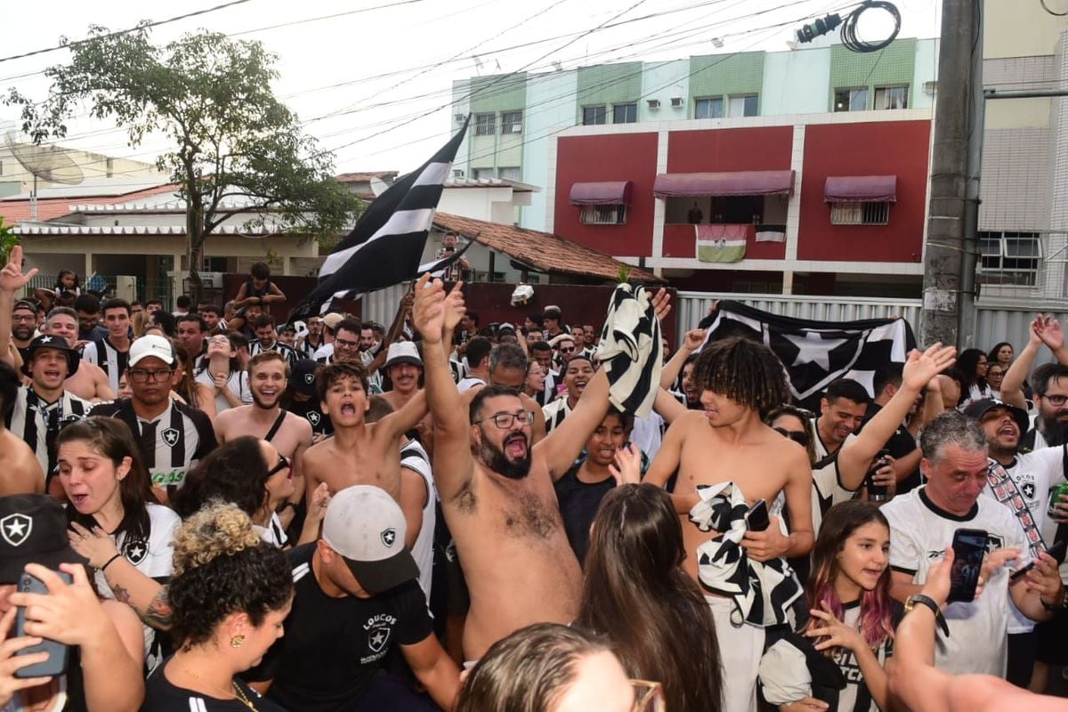 Torcedores capixabas comemoram o título do Botafogo