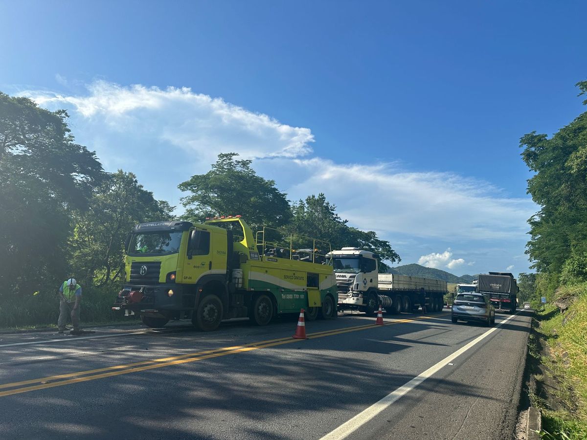BR 101 chegou a fluir em sistema pare e siga por Isabelle Oliveira
