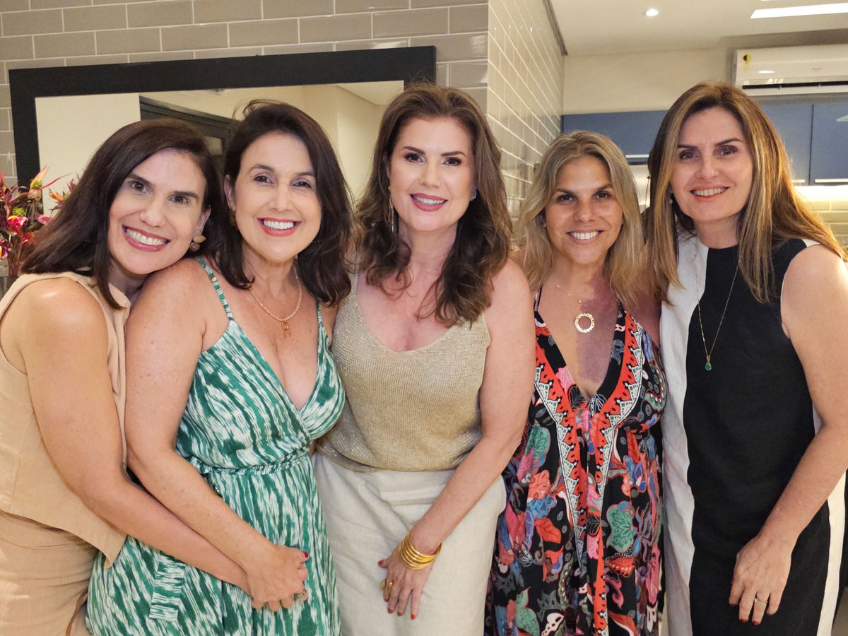 Roberta Rasseli, Renata Rasseli, Fabiana Croce, Luciana Rasseli e Lorena Croce