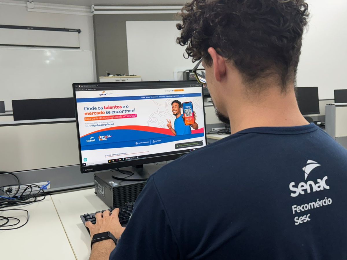 Na plataforma do Emprega Senac, são disponibilizadas vagas de emprego para facilitar o acesso de empresas à profissionais qualificados